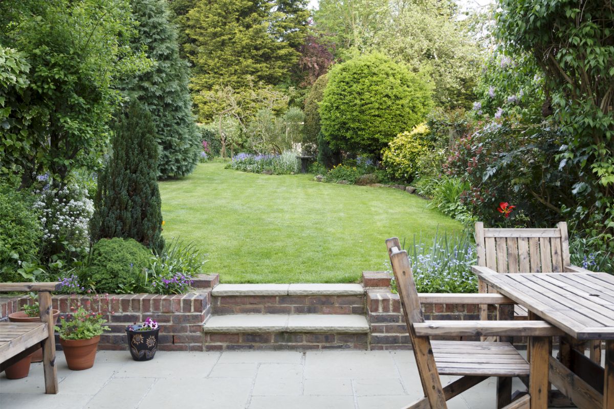 How to Improve Your Garden for Summer: Simple Ideas That Make a Big Difference
